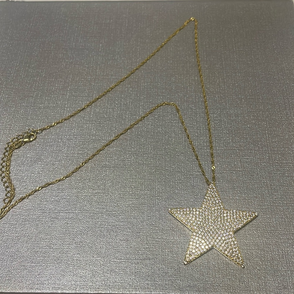 Authentic Gold Star Necklace FAST DAY SHIPPING